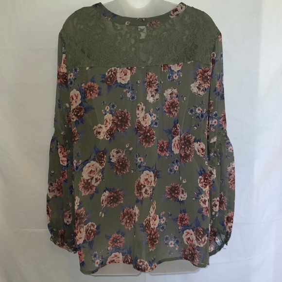 Torrid Floral Shirt - Picture 4 of 4